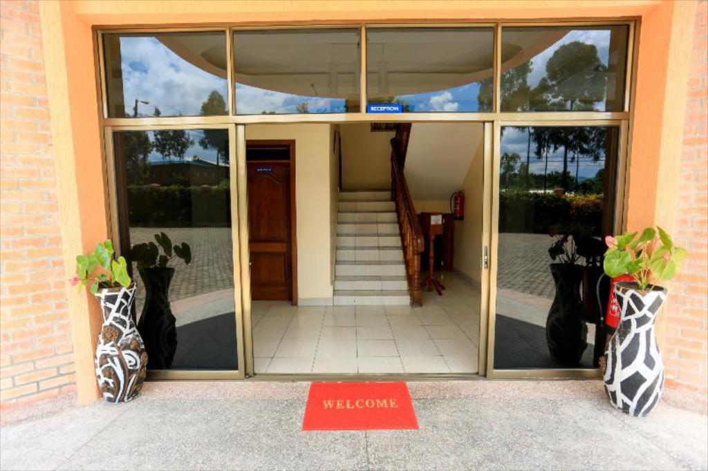 Faraja Hotel|Neza SAFARIS